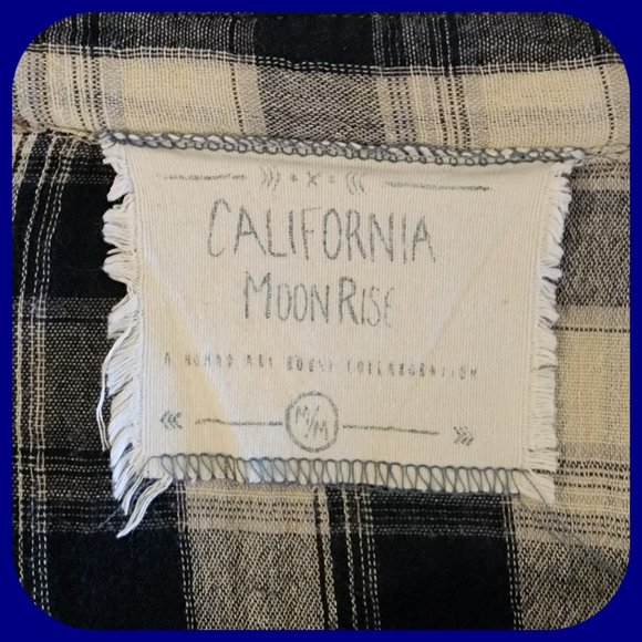 CALIFORNIA MOONRISE || Collared Relaxed Fit Pullover Top (SIZE M) - Picture 9 of 10